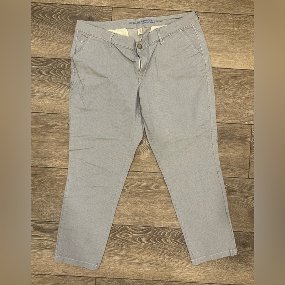 🎄GAP Khaki  Skinny Boyfriend Crop Pants SZ 12 Blue - Picture 1 of 3